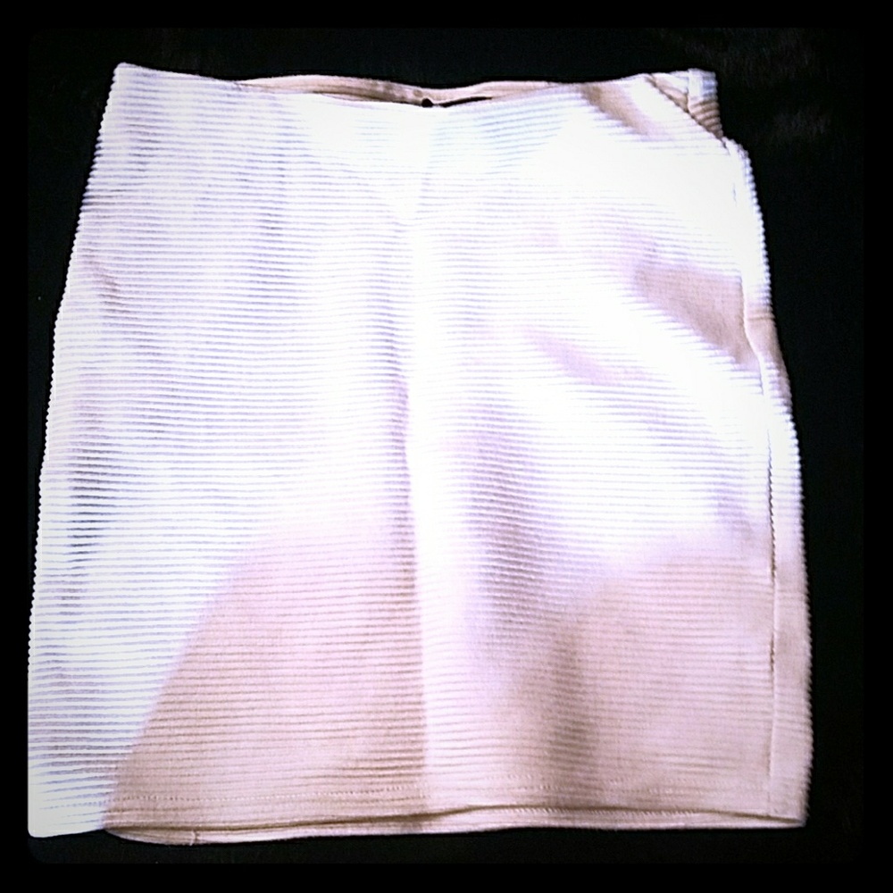 white bodycon skirt